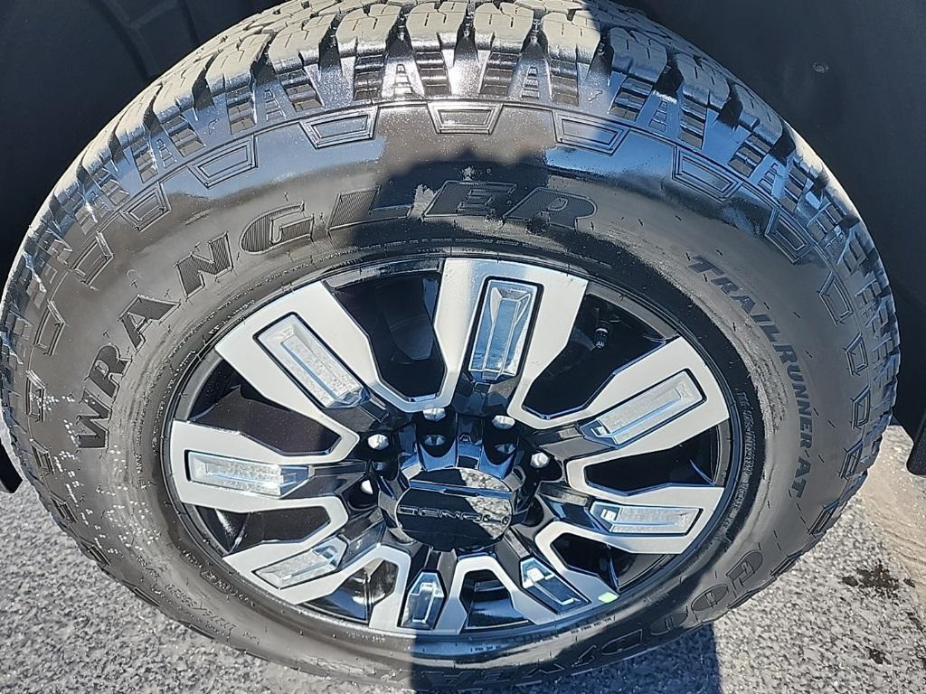 new 2025 GMC Sierra 2500 car, priced at $82,145