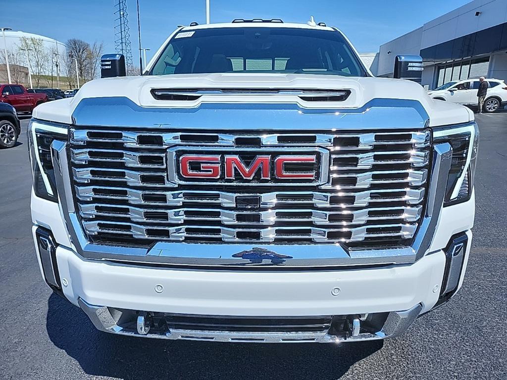 new 2025 GMC Sierra 2500 car, priced at $81,100