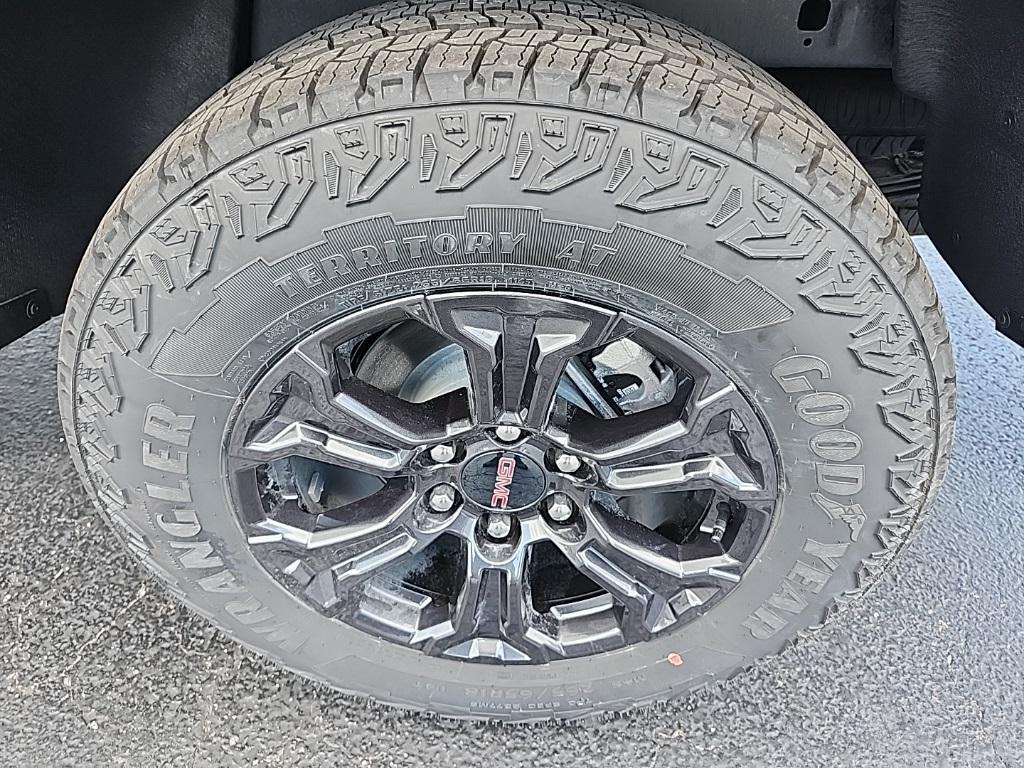 new 2025 GMC Canyon car, priced at $45,295