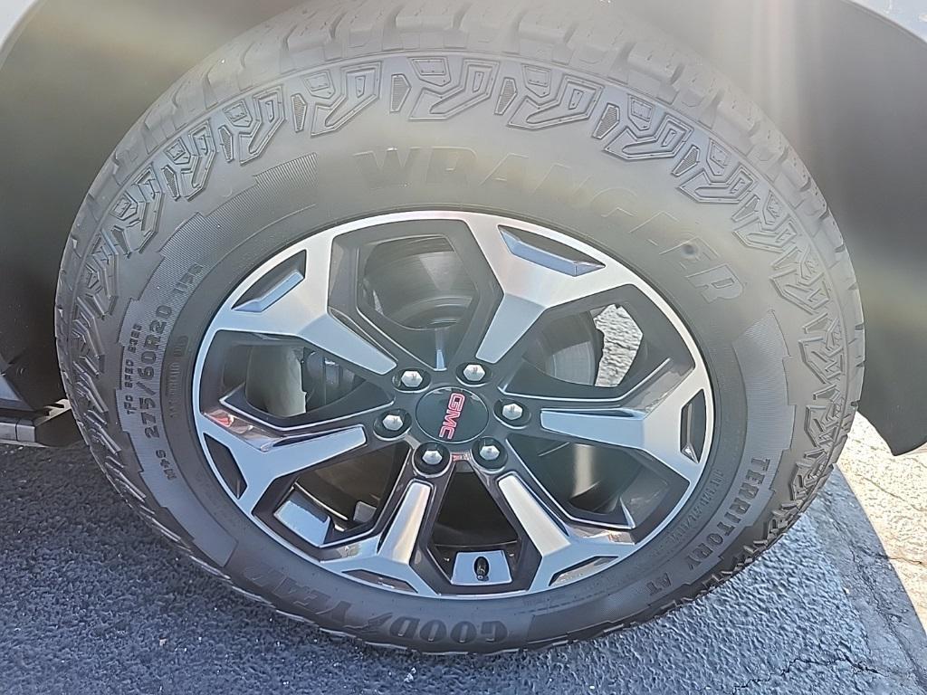 used 2025 GMC Yukon XL car, priced at $98,339