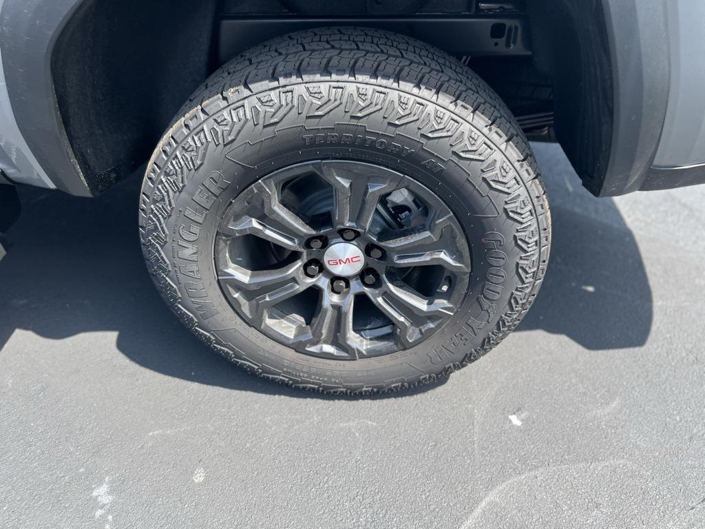 new 2024 GMC Canyon car, priced at $40,055