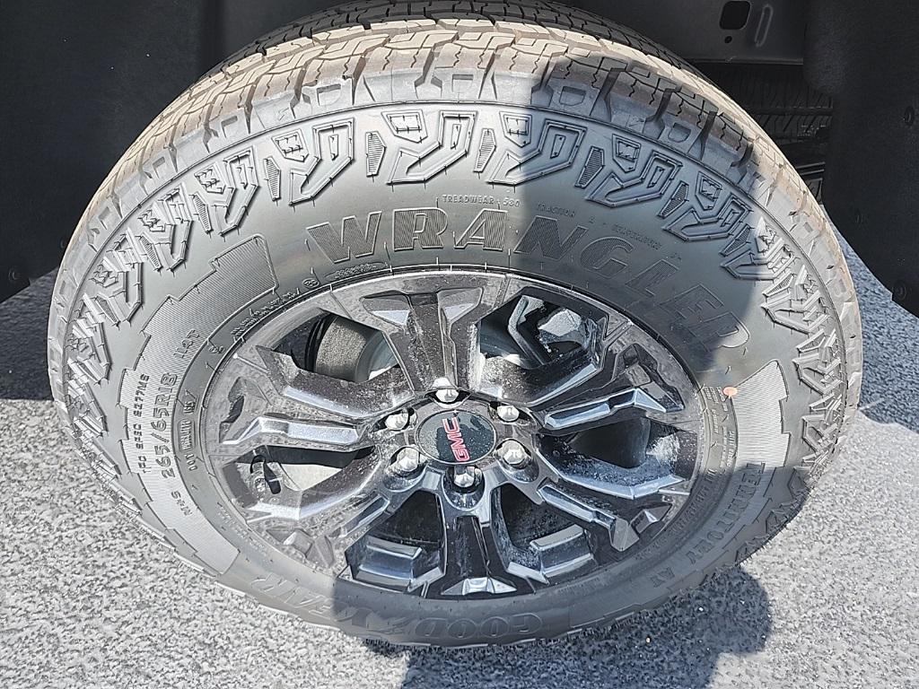 new 2025 GMC Canyon car, priced at $49,195
