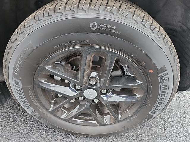 used 2024 Jeep Grand Cherokee car, priced at $36,459