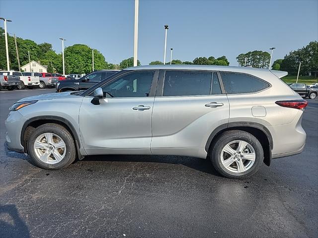 used 2024 Toyota Highlander car, priced at $36,588