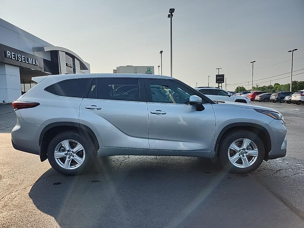 used 2024 Toyota Highlander car, priced at $34,492