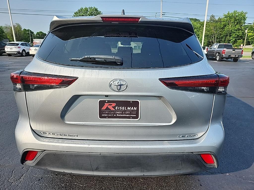 used 2024 Toyota Highlander car, priced at $34,492