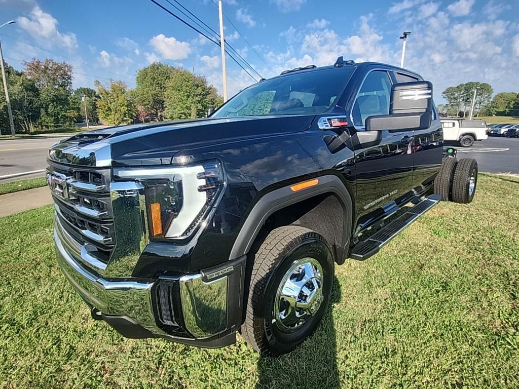 new 2026 GMC Sierra 3500 car, priced at $73,343