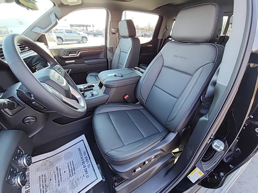 new 2025 GMC Sierra 1500 car, priced at $71,650