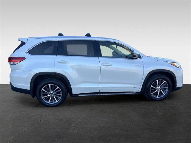 used 2017 Toyota Highlander Hybrid car, priced at $25,981