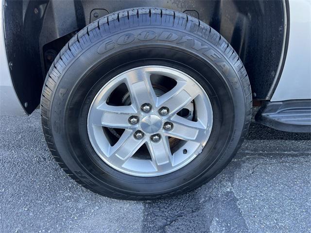 used 2011 GMC Yukon car, priced at $11,981