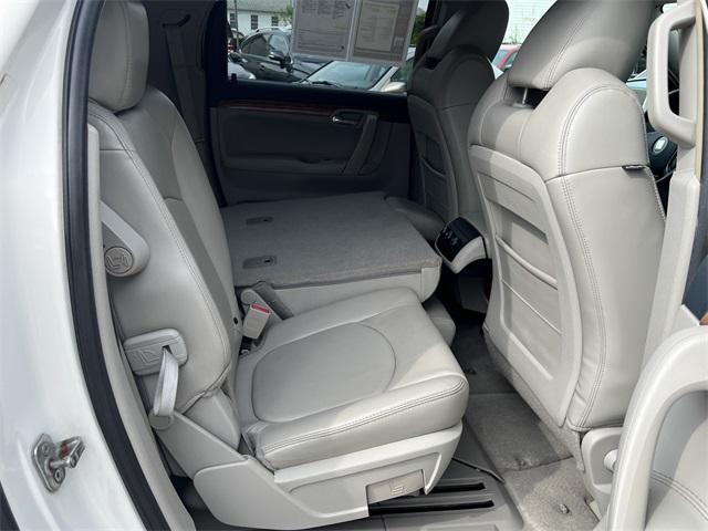 used 2009 Saturn Outlook car, priced at $6,981