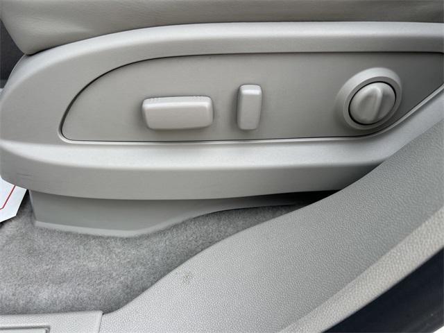 used 2009 Saturn Outlook car, priced at $6,981