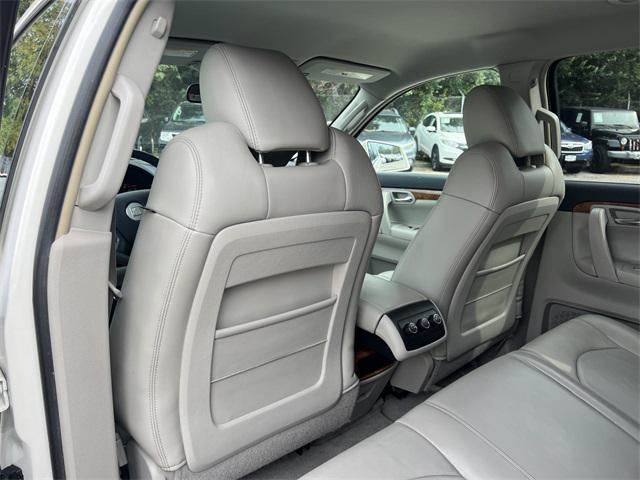 used 2009 Saturn Outlook car, priced at $6,981