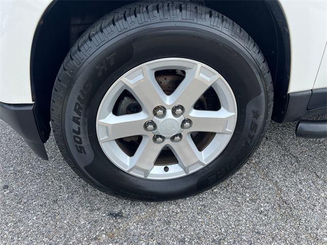 used 2009 Saturn Outlook car, priced at $6,981