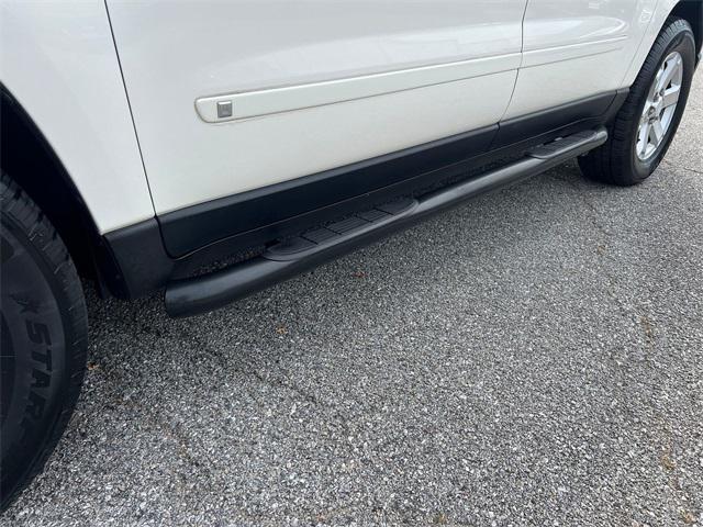 used 2009 Saturn Outlook car, priced at $6,981