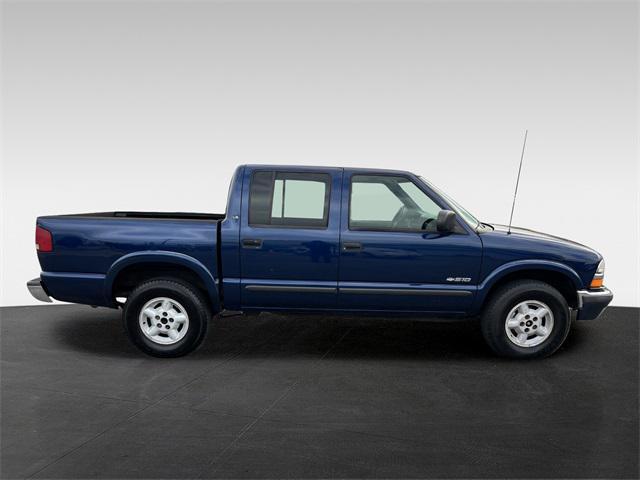 used 2002 Chevrolet S-10 car, priced at $5,900