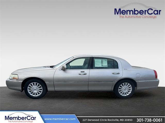 used 2003 Lincoln Town Car car, priced at $6,981