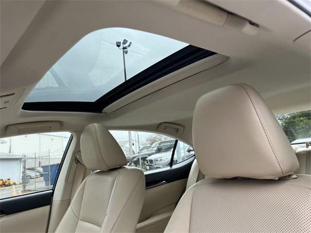 used 2013 Lexus ES 350 car, priced at $17,981