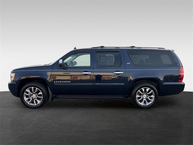 used 2007 Chevrolet Suburban car, priced at $11,000