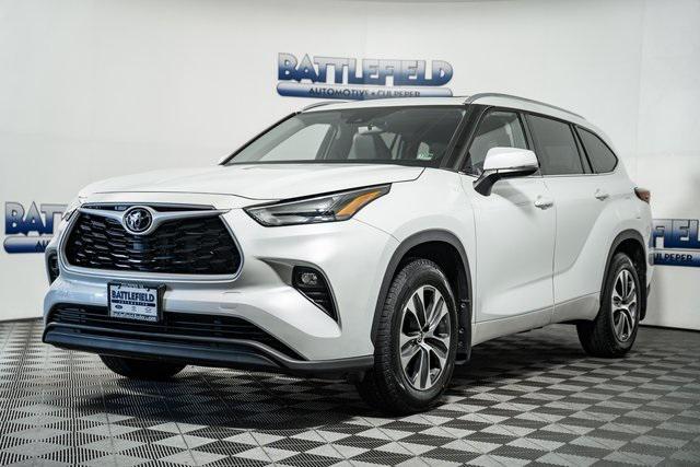 used 2022 Toyota Highlander car, priced at $37,565