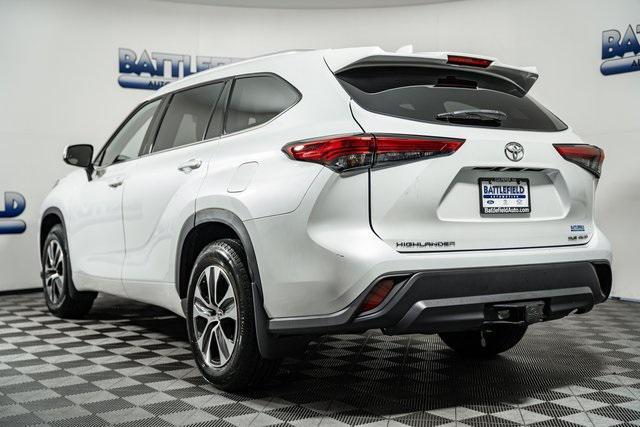 used 2022 Toyota Highlander car, priced at $37,565