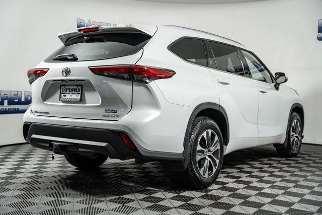 used 2022 Toyota Highlander car, priced at $37,565