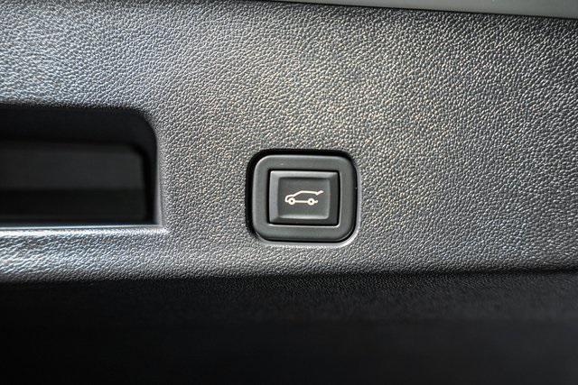 used 2024 Chevrolet Traverse car, priced at $53,995