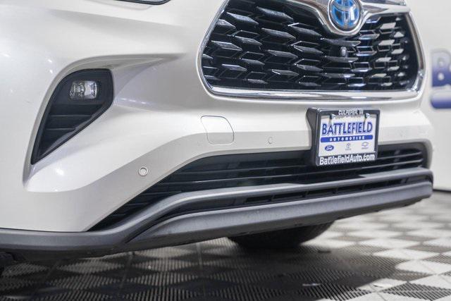 used 2021 Toyota Highlander Hybrid car, priced at $28,995