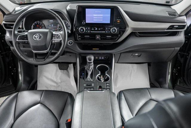 used 2024 Toyota Highlander car, priced at $43,995