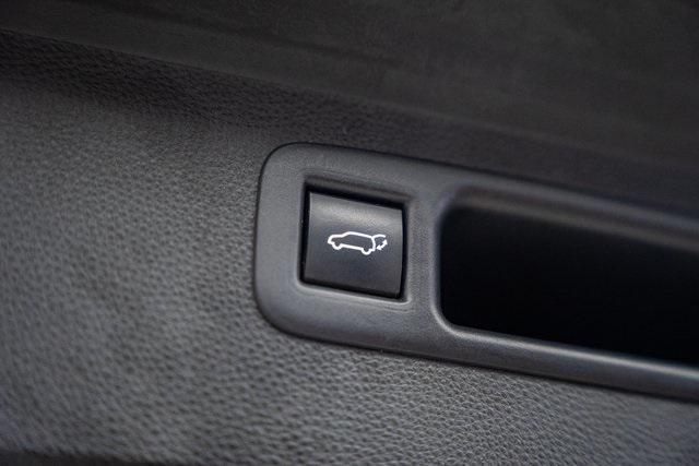 used 2021 Toyota Highlander car, priced at $31,852