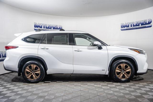 used 2022 Toyota Highlander Hybrid car, priced at $33,500