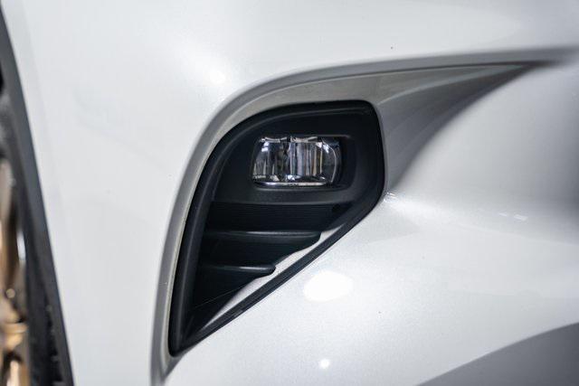 used 2022 Toyota Highlander Hybrid car, priced at $33,500