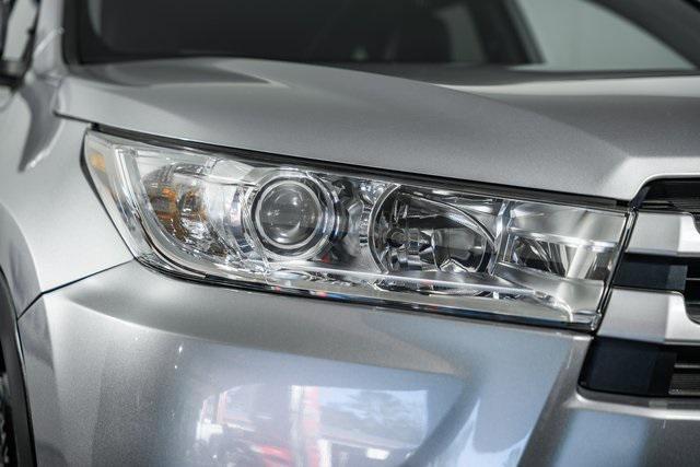 used 2019 Toyota Highlander car, priced at $32,500