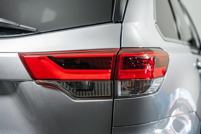 used 2019 Toyota Highlander car, priced at $32,500