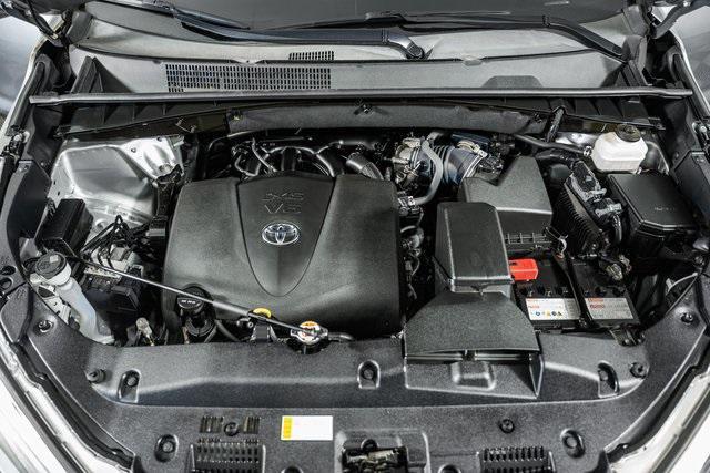 used 2019 Toyota Highlander car, priced at $32,500