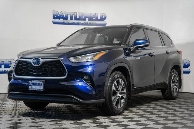 used 2020 Toyota Highlander Hybrid car, priced at $29,994