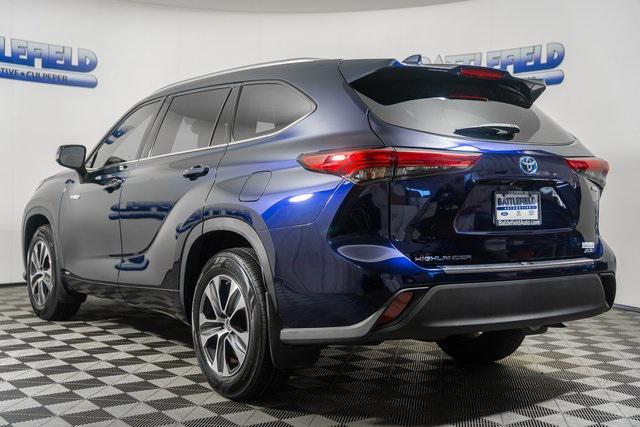 used 2020 Toyota Highlander Hybrid car, priced at $29,994