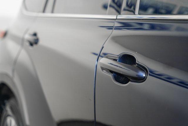 used 2020 Toyota Highlander Hybrid car, priced at $29,994