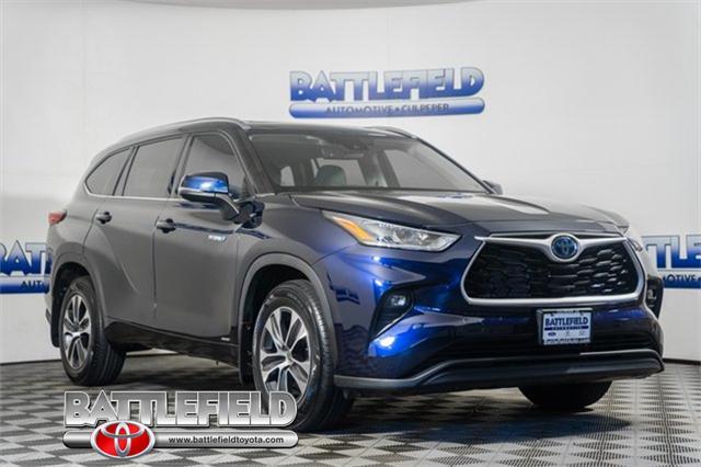 used 2020 Toyota Highlander Hybrid car, priced at $29,994