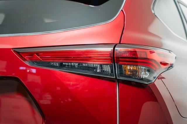 used 2020 Toyota Highlander car, priced at $33,981