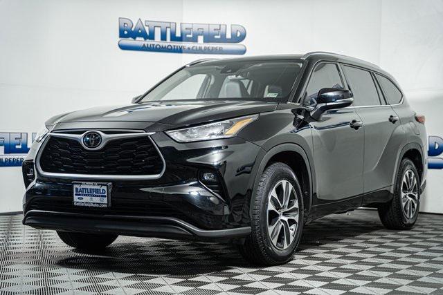 used 2020 Toyota Highlander car, priced at $23,995