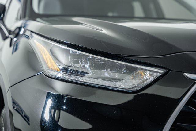 used 2020 Toyota Highlander car, priced at $23,995