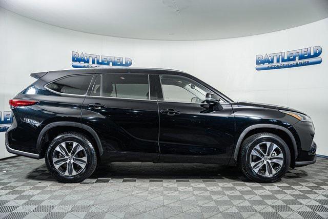 used 2020 Toyota Highlander car, priced at $23,995