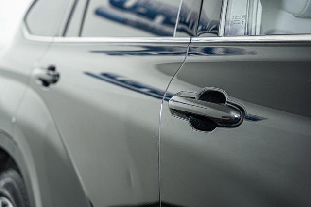 used 2020 Toyota Highlander car, priced at $23,995