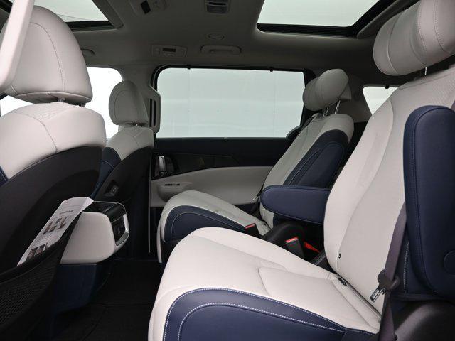 new 2025 Kia Carnival car, priced at $50,117