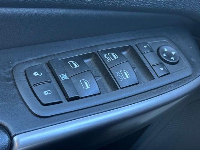 used 2021 Jeep Cherokee car, priced at $22,790