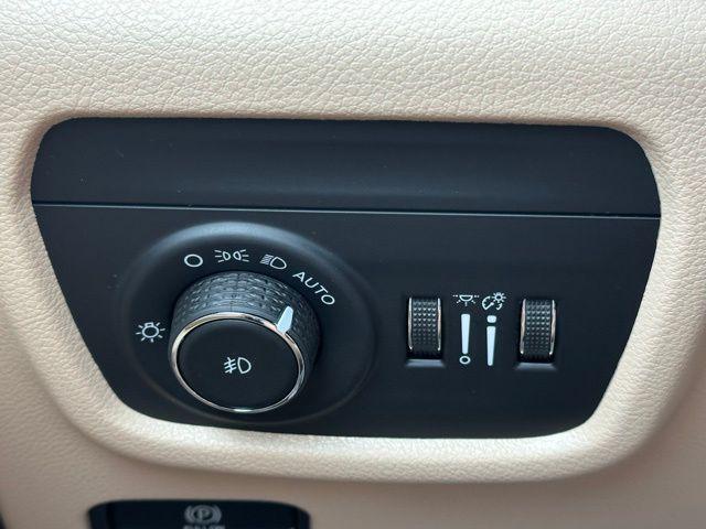 new 2025 Jeep Grand Cherokee car, priced at $42,867
