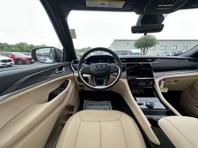 new 2025 Jeep Grand Cherokee car, priced at $42,867