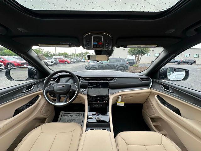 new 2025 Jeep Grand Cherokee car, priced at $42,867