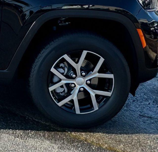 new 2025 Jeep Grand Cherokee car, priced at $42,658